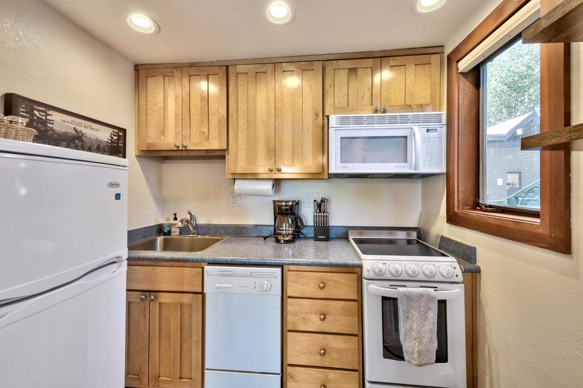 Beautiful Remodeled Condo In 타호시티 외부 사진