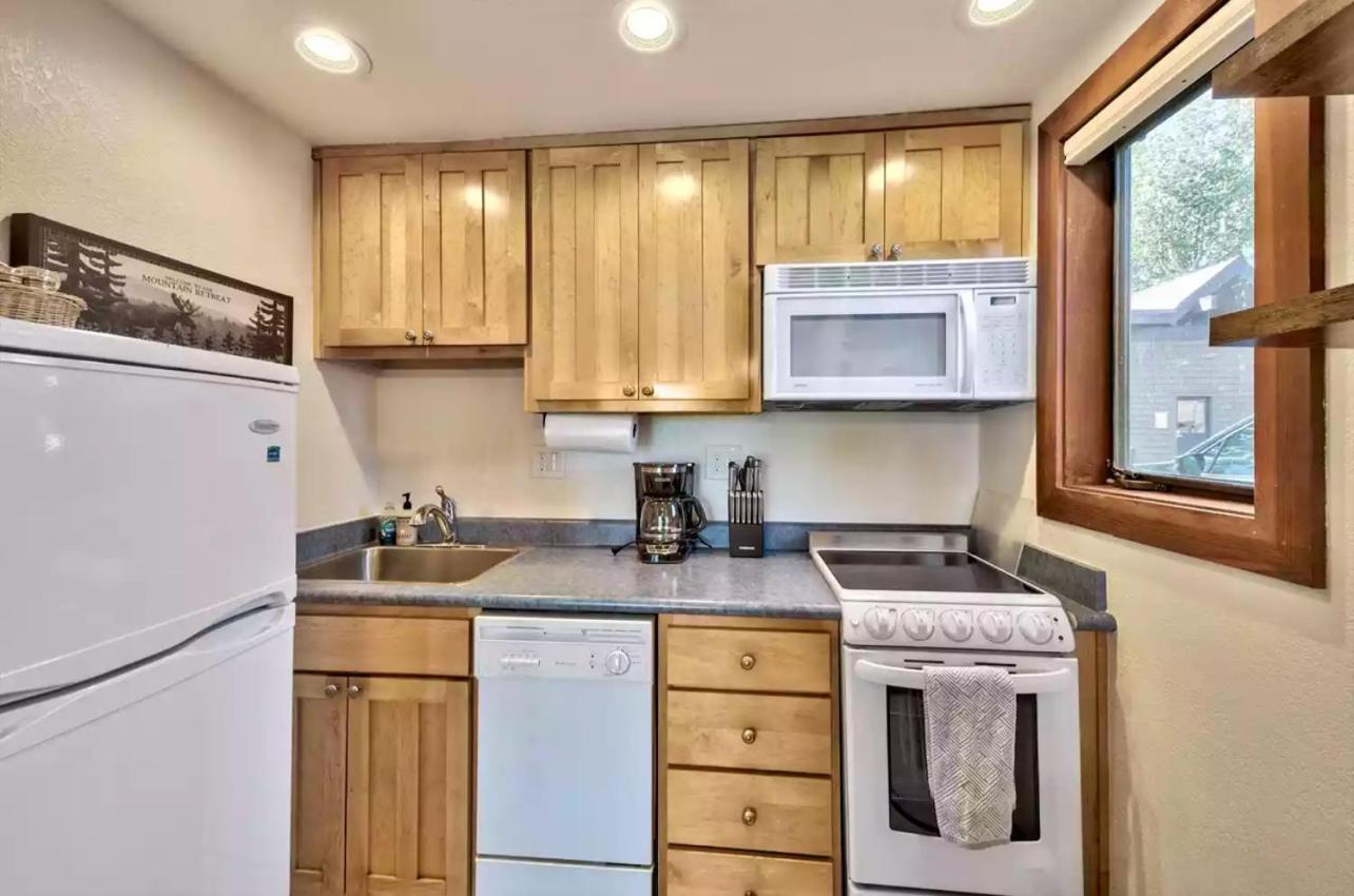 Beautiful Remodeled Condo In 타호시티 외부 사진